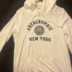 Ambercrombie&Fitch white New York pullover